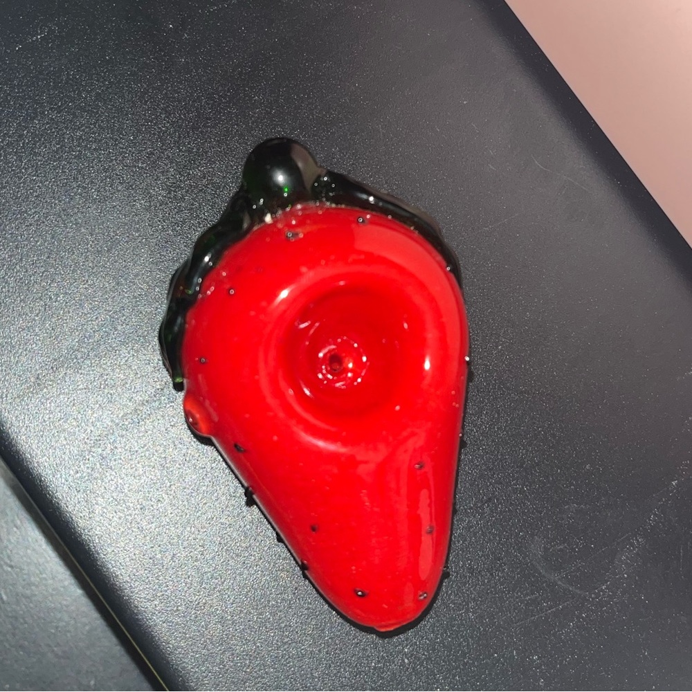 Strawberry flower “vase” - Picture 4 of 4